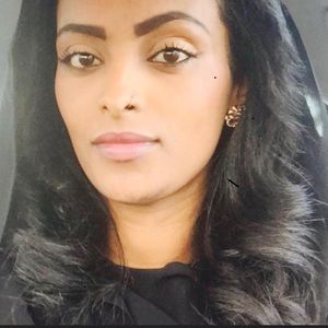 Meet your Posher, Muna